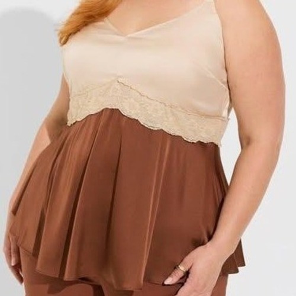 Torrid Women 2 Champagne Rust Satin Lace Trim Smocked Back Camisole Top